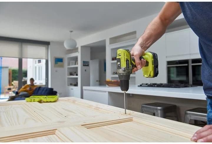 Perceuse-visseuse RYOBI 18V ONE+ - Puissante et Ergonomique